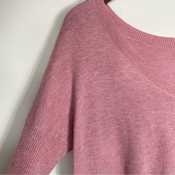 American Eagle Light Pink V-Neck Sweater Size XS - Picture 6 of 11
